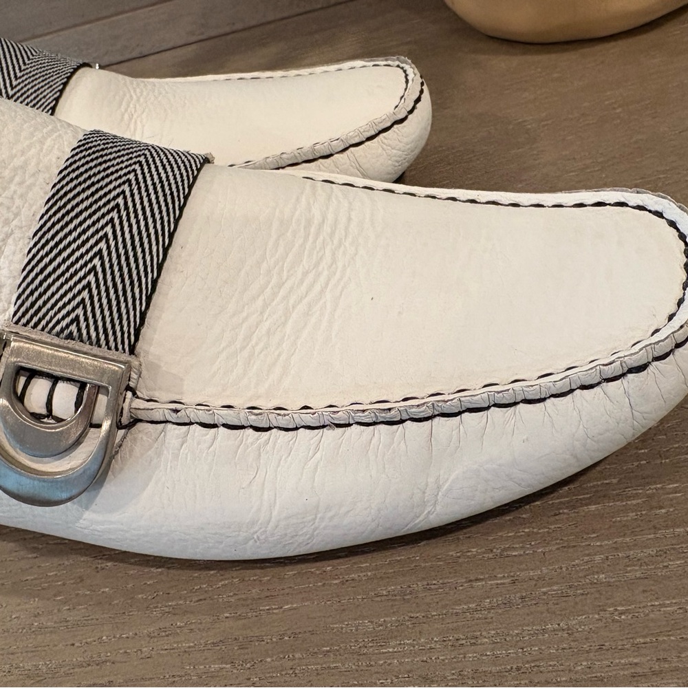 Men's Donald J. Pliner White and Black Slip-On Loafers; Size 10 - Picture 4 of 9